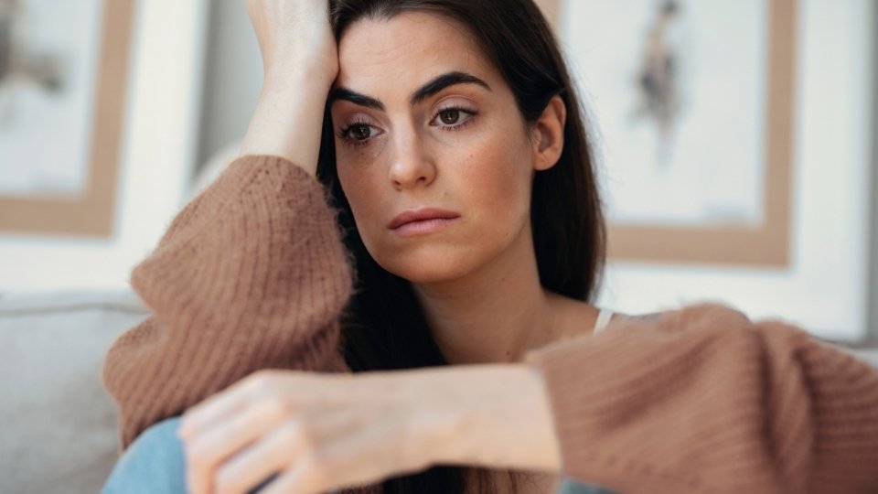 how to know if i'm depressed signs to look for include emotion and physical signs.